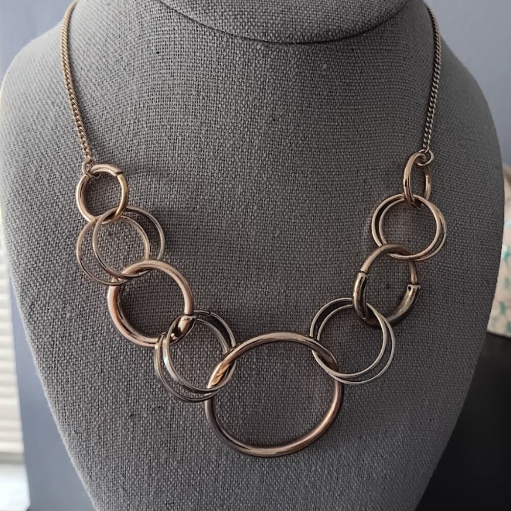 NINE WEST Mod/Contemporary Gold Rings Chain Necklace**NEW!